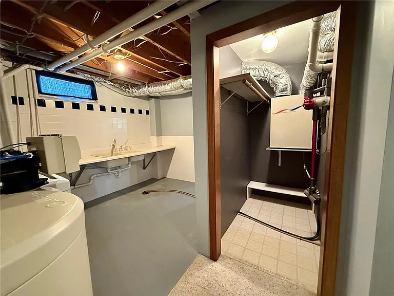 225 Sunrise Blvd — Photo 45