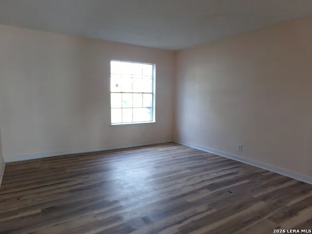 3 bed, 2.5 bath, 1376 sqft, $1,295 — Photo 4