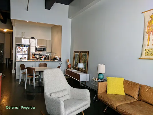 Rented by Manhattan Management LLC | media 34