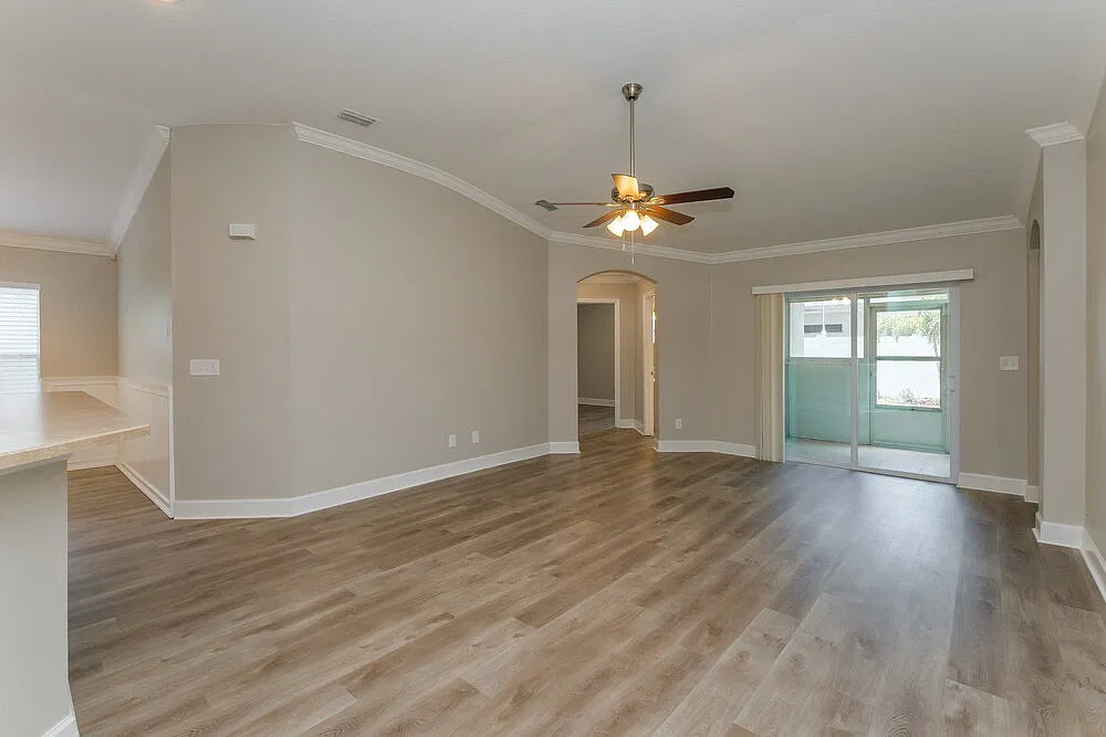 3 bed, 2.0 bath, 1724 sqft, $2,090 — Photo 3