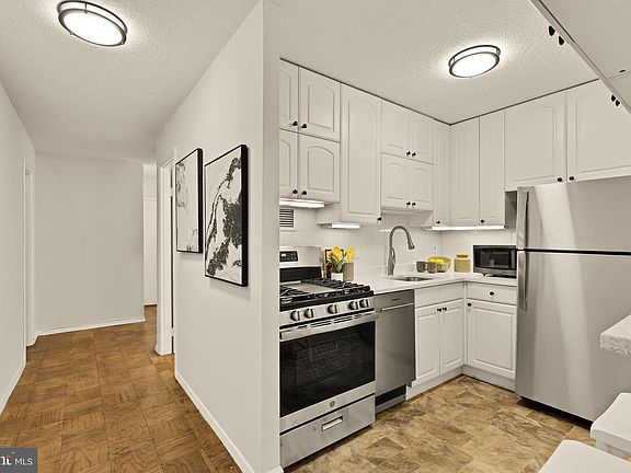 3rd image of 1301 20th St NW APT 817