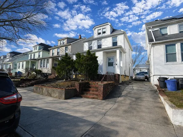 48-26 207th St #H, Oakland Gardens, NY 11364