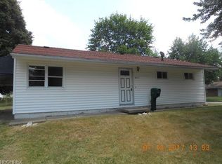 915 Warrington Rd, Akron, OH 44320