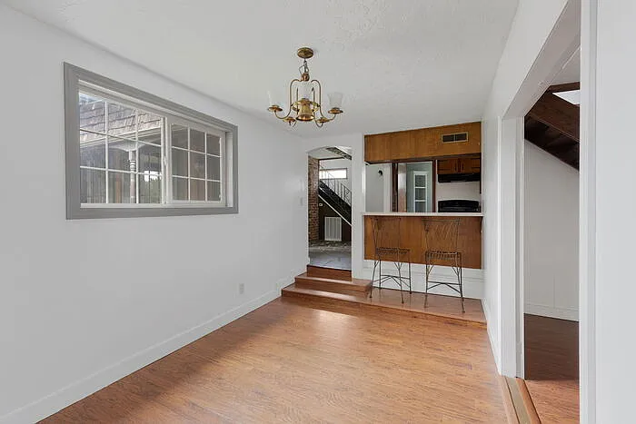922 1st Ave SW — Photo 11