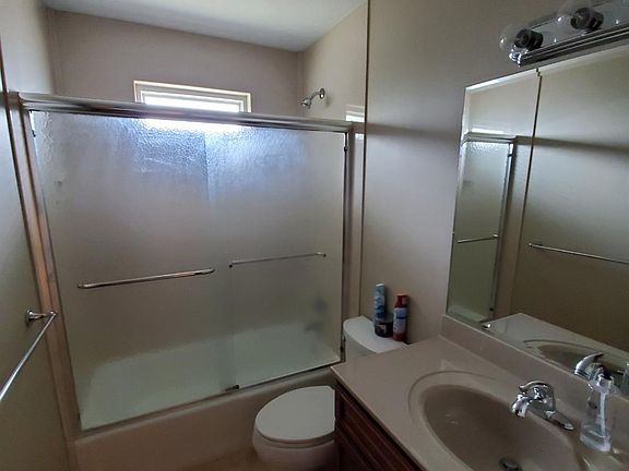 5th image of 2314 Henderson Dr