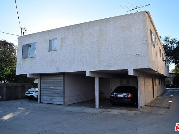3rd image of 114 S Marguerita Ave