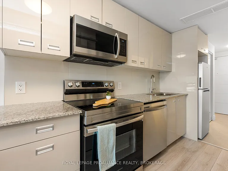 652 Princess St #315 — Photo 9
