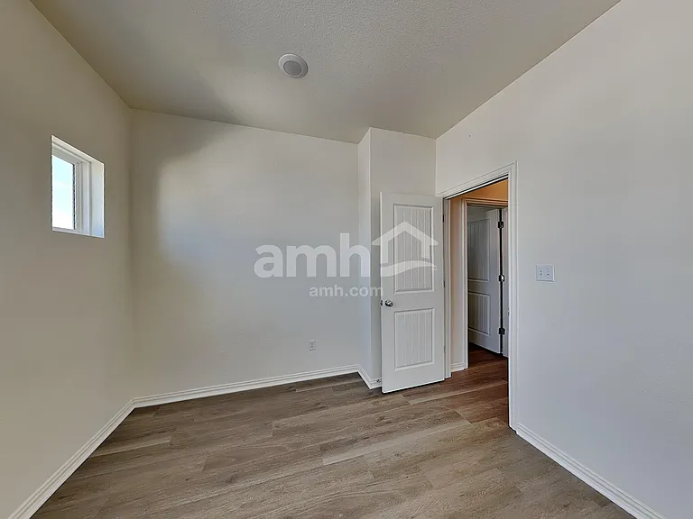 2718 Meadowood Hts — Photo 18