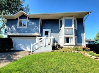 4413 Slater Rd, Eagan, MN 55122