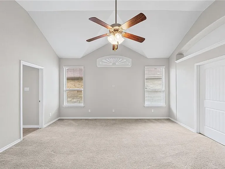 3381 Vineyard Trl — Photo 14