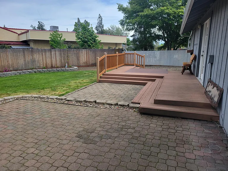 734 Hemlock Ct — Photo 27