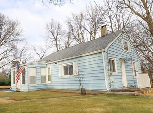 21 Line St, Feeding Hills, MA 01030