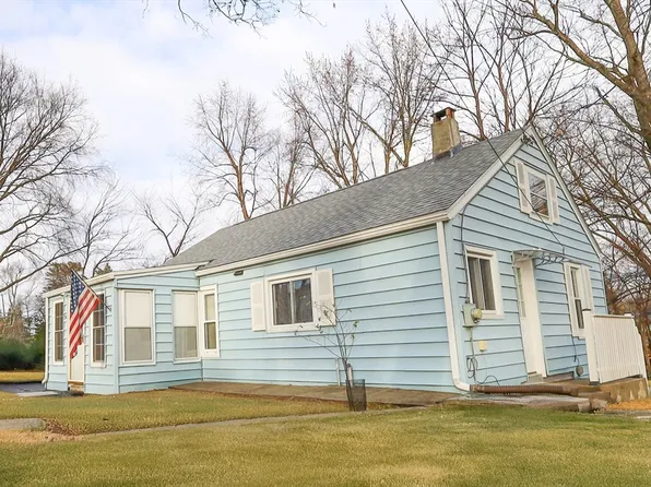 21 Line St, Feeding Hills, MA 01030