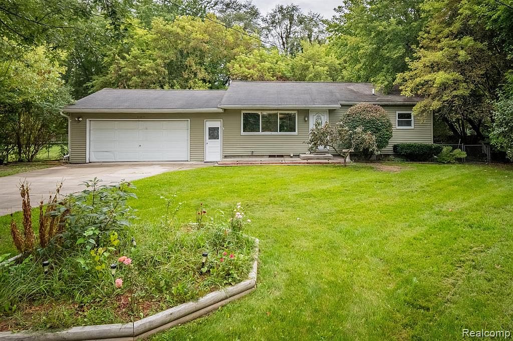 8065 N Seymour Rd, Flushing, MI 48433 MLS 20230078519 Zillow
