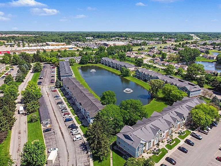 Indian Lakes Apartments — Photo 51