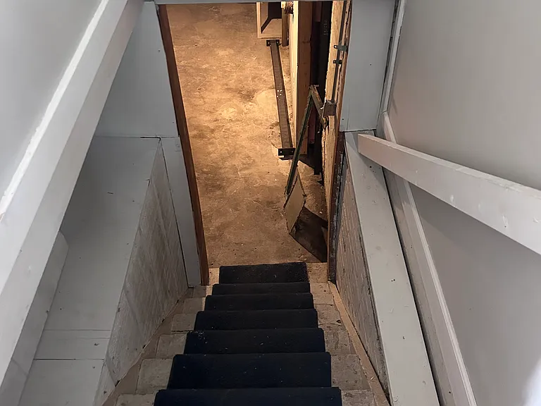 616 Grand St — Photo 12