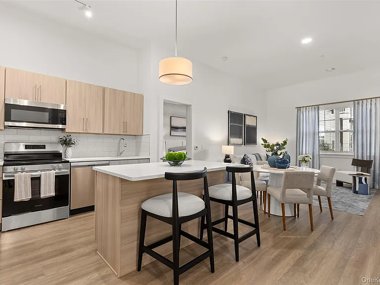 4180 Sunrise Hwy — Photo 10