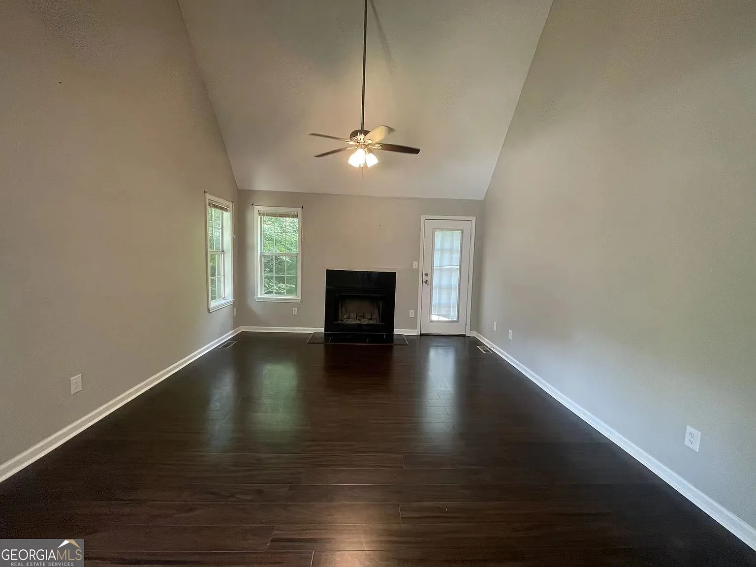 3 bed, 2.0 bath, 2246 sqft, $1,895 — Photo 3