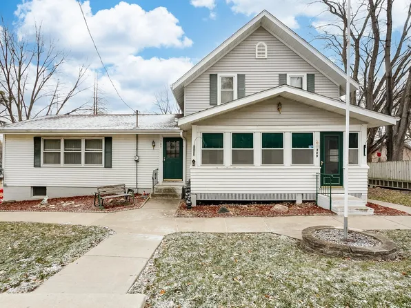 309 3rd St W, Carver, MN 55315
