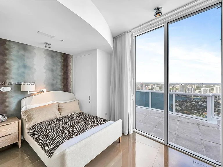 18101 Collins Ave #5509 — Photo 33