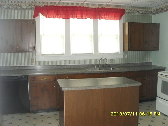 Kitchen with Center Island