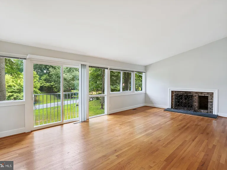 8206 Stone Trail Dr — Photo 21
