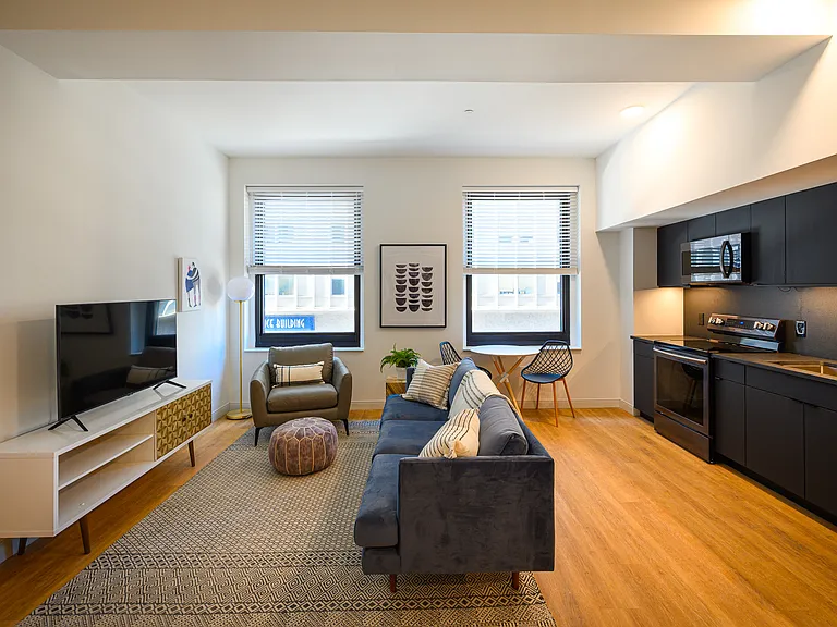 101 dupont place — Photo 14