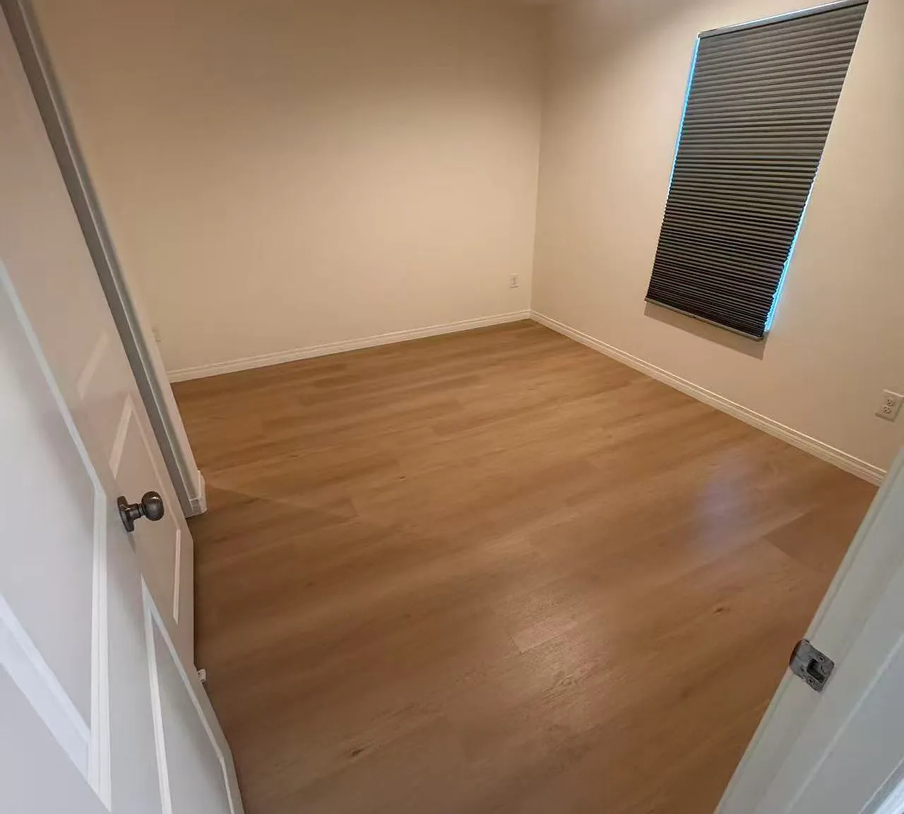 3 bed, 3.5 bath, 1620 sqft, $4,350 — Photo 3