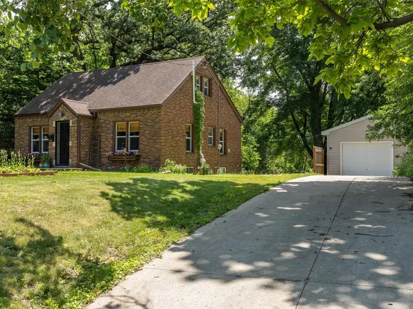 202 Hillside Ave, Des Moines, IA 50315