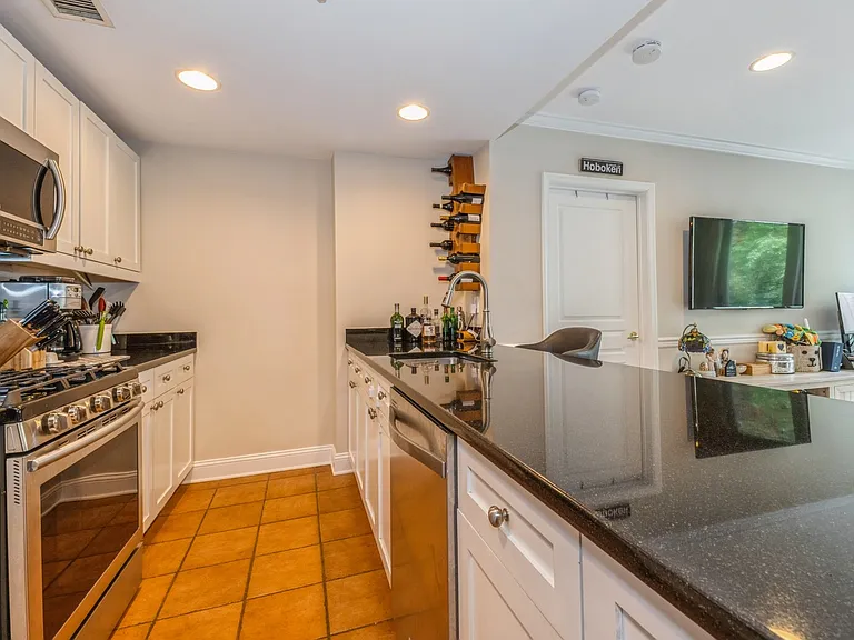70 Adams St #2A — Photo 6