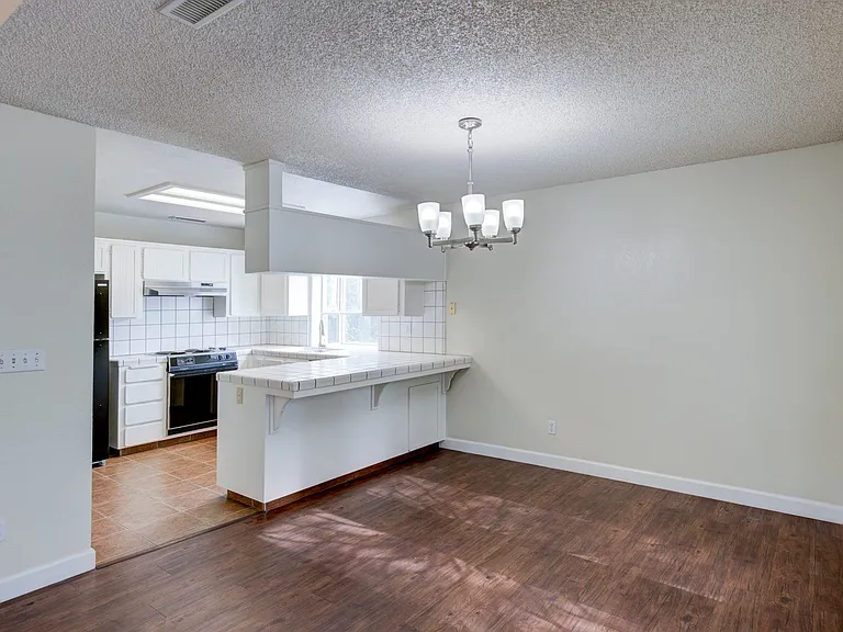 1761 E Jordan Ave — Photo 4