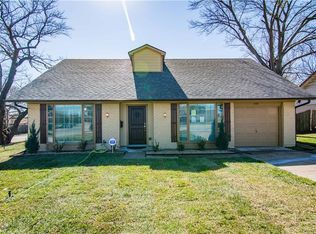 2102 W Northgate Dr, Irving, TX 75062