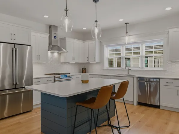 50 Cate St #16, Portsmouth, NH 03801