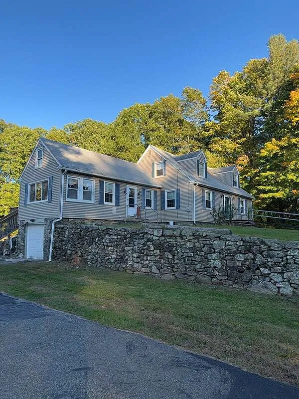 4 bed, 2315 sqft, $3,500 — Photo 2