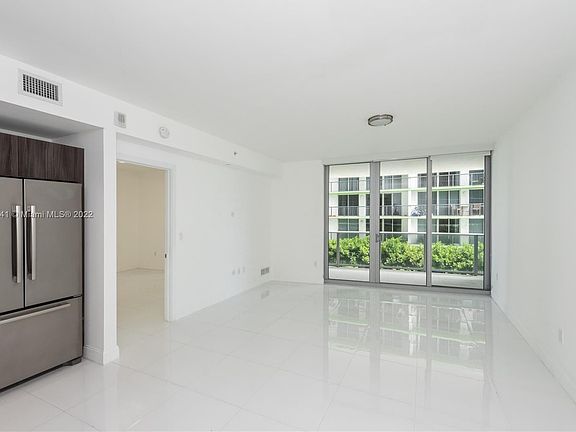 5th image of 488 NE 18th St Unit 1502