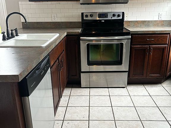 3rd image of 309 7th St #B