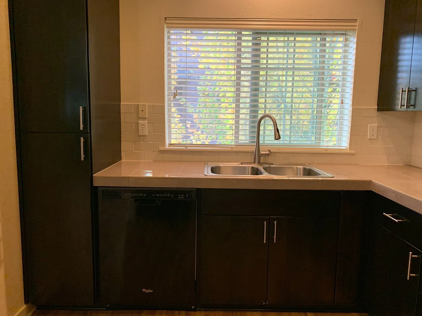 Beautiful 3 bedroom 2 bathroom Townhome! — Photo 4