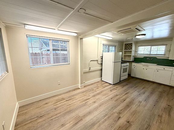 5th image of 1273 N College Ave