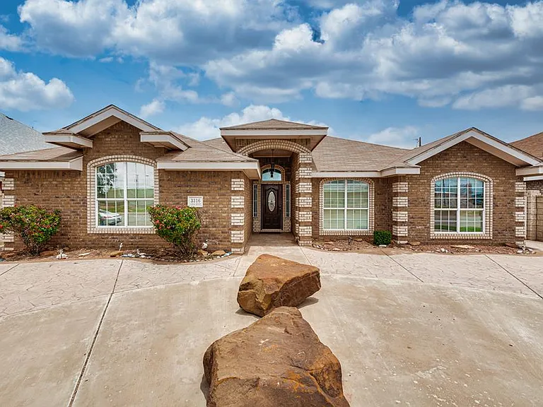 3316 Sagemont Dr — Photo 1