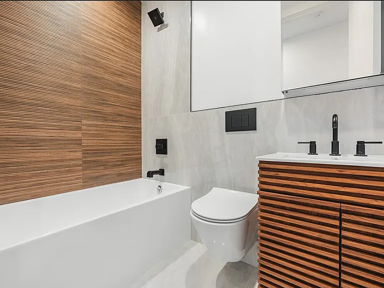 291 Cornelia St #3C — Photo 6