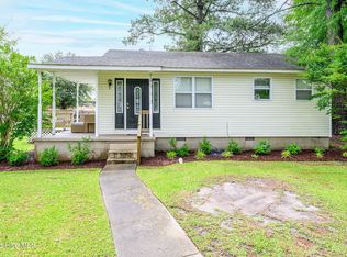 918 Meadows St, New Bern, NC 28560