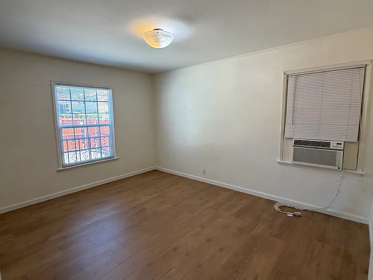 314 N Saint Andrews Pl #3 — Photo 9