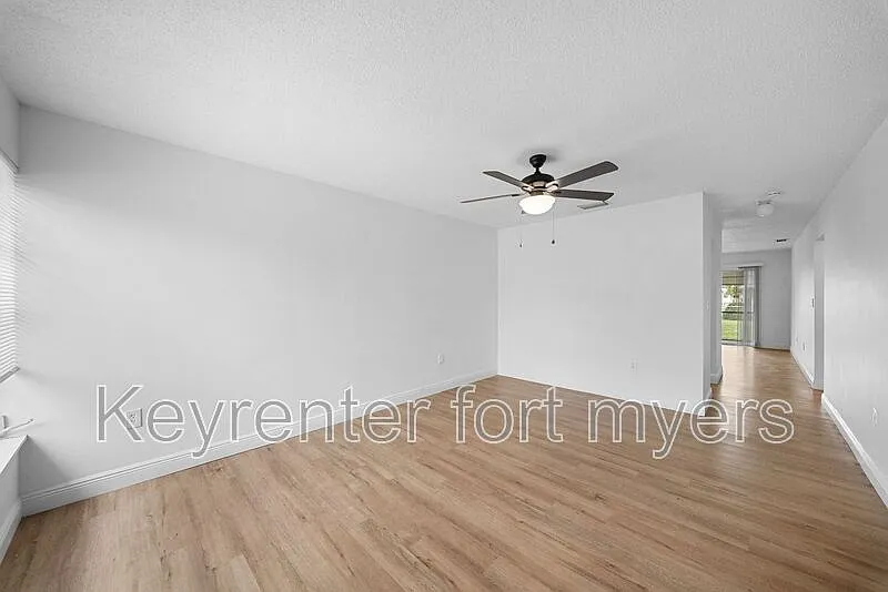 2 bed, 1.0 bath, 1036 sqft, $1,300 — Photo 3