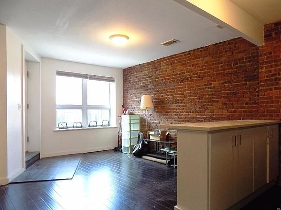 2nd image of 1316 Putnam Ave #1