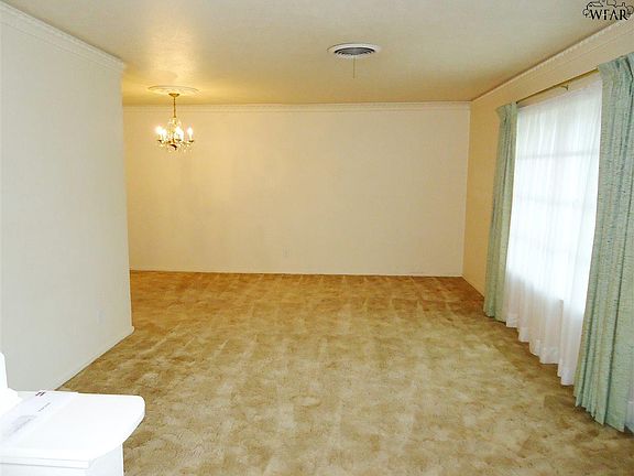 4th image of 4207 Kingsbury Dr