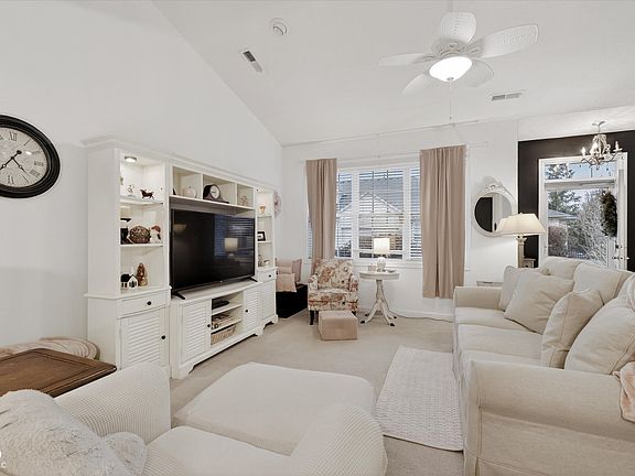 5th image of 6872 Park Square Dr APT D