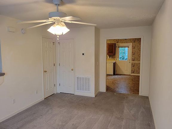 3rd image of 813 Winding Hills Ln #B
