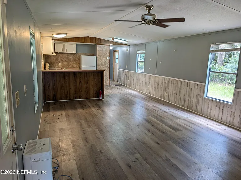220 Guy Ave — Photo 10