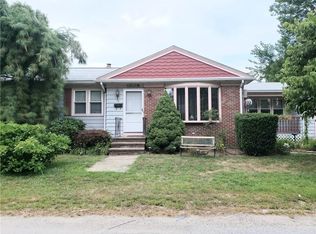 5 Manning St, North Providence, RI 02911