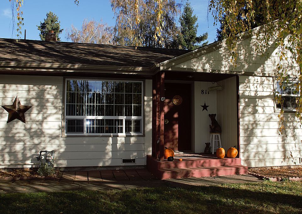 1st image of 811 Sturm Ave